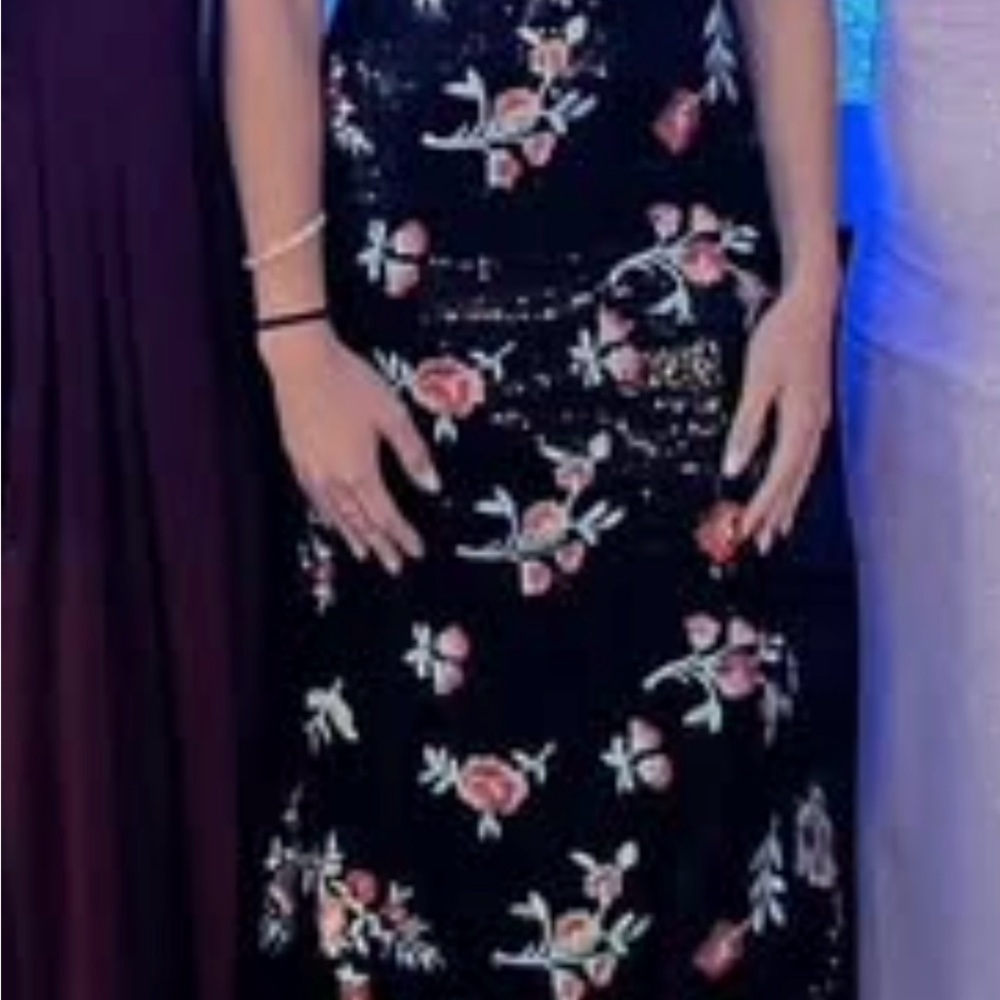 Chic Black Floral Maxi Dress